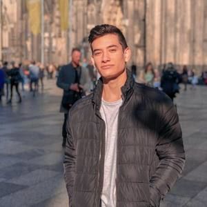 Meet your Posher, Carlos daniel